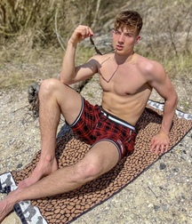 Cute twinks flex gay porn strong 626663f2544b1.jpeg