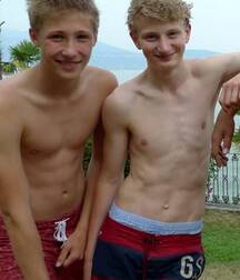 Twinks Cute Shirtless Ripped Abs Tube Flex 62739cc92fd83.jpeg