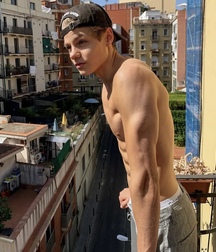Cute twinks flex shirtless boys porn 627b602a28d25.jpeg