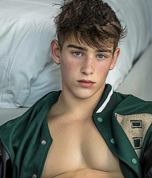 Cute boys sporty sexy twink tube guys flex