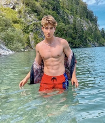 Cuties Shirtless Sexy Twink Porn Holiday 62b567323520d.jpeg