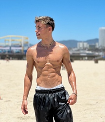 Twinks flex twink tube shirtless boys best 62bd4dd795497.jpeg