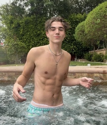 Cute boys stunning twink tube super bros 62d10e9646f76.jpeg