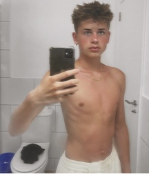 Cute twinks selfie cam boys porn 62d505e5ad79c.jpeg