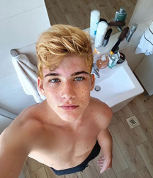 Cute boys influencer selfie twink tube 62eb8dc634322.jpeg