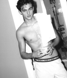 Young men with athletic bodies twink tube youngsters  6274bbd587594.jpg