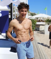 beautiful teens and youngsters but not porn 62aa66df9d06c.jpg