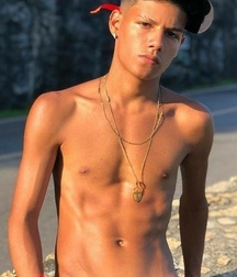 Twinks garden gay porn boys selfies 62930f7632914.jpeg