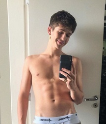 Twinks garden gay porn boys selfies 62930f7cd8c41.jpeg
