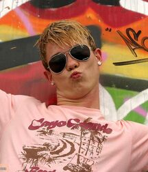 Curt solo outdoors teen gay porn tube 626d9bd582c31.jpg