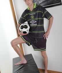 Ben Kingston solo boys porn 6270eb7a52a80.jpg