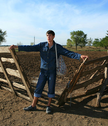 Teen farmer Tom solo outdoors boys porn 62729185475ad.jpg