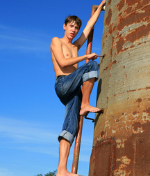 Teen farmer Tom solo outdoors boys porn 627291b7ba67c.jpg