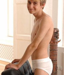 Blond teen boy Mark jerks off boys porn 6273edb3c9d44.jpg