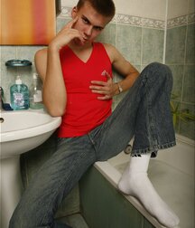 Steven sol in the bathroom gay boys porn 6274e90e4ba6f.jpg