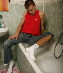 Steven sol in the bathroom gay boys porn 6274e9237eb7f.jpg