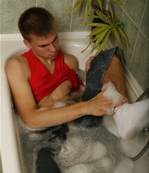 Steven sol in the bathroom gay boys porn 6274e94bbc890.jpg