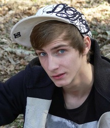 Skater Richard Hanzlik jerks off outdoors boys porn 6278cfdae1fc7.jpg