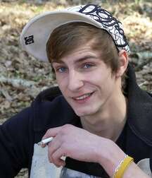 Skater Richard Hanzlik jerks off outdoors boys porn 6278cfdd48049.jpg