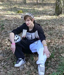 Skater Richard Hanzlik jerks off outdoors boys porn 6278cfe2bd64c.jpg