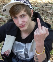 Skater Richard Hanzlik jerks off outdoors boys porn 6278cfeecaf20.jpg