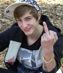 Skater Richard Hanzlik jerks off outdoors boys porn 6278cff142c3e.jpg