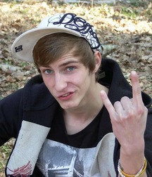 Skater Richard Hanzlik jerks off outdoors boys porn 6278cff5f2106.jpg