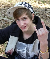 Skater Richard Hanzlik jerks off outdoors boys porn 6278cff8496e5.jpg