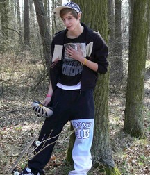 Skater Richard Hanzlik jerks off outdoors boys porn 6278d00220e38.jpg