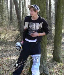 Skater Richard Hanzlik jerks off outdoors boys porn 6278d00496df5.jpg