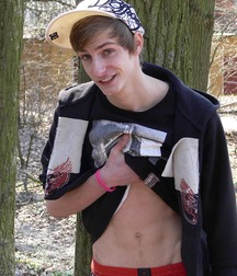Skater Richard Hanzlik jerks off outdoors boys porn 6278d01f950b1.jpg