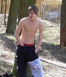 Skater Richard Hanzlik jerks off outdoors boys porn 6278d053ec38a.jpg