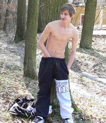 Skater Richard Hanzlik jerks off outdoors boys porn 6278d06eb0e03.jpg