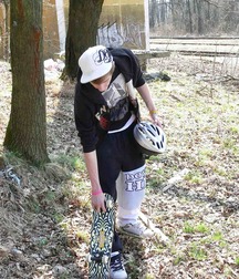 Skater Richard Hanzlik jerks off outdoors boys porn 6278d1147e74e.jpg