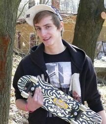 Skater Richard Hanzlik jerks off outdoors boys porn 6278d11e6a711.jpg