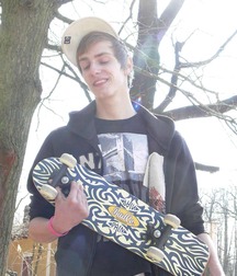 Skater Richard Hanzlik jerks off outdoors boys porn 6278d12578946.jpg