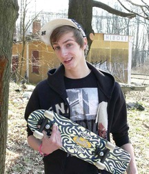 Skater Richard Hanzlik jerks off outdoors boys porn 6278d127d2812.jpg