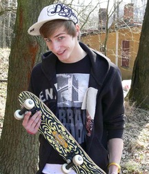 Skater Richard Hanzlik jerks off outdoors boys porn 6278d12eec974.jpg