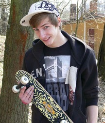 Skater Richard Hanzlik jerks off outdoors boys porn 6278d1315a0ae.jpg