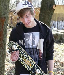 Skater Richard Hanzlik jerks off outdoors boys porn 6278d133c5d1f.jpg