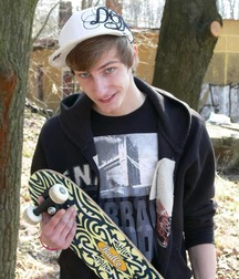 Skater Richard Hanzlik jerks off outdoors boys porn 6278d136426a6.jpg