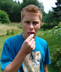 Blond teen William wanking & cumming outdoors boys porn