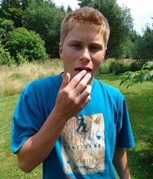 Blond teen William wanking & cumming outdoors boys porn 627a1a0226d5f.jpg