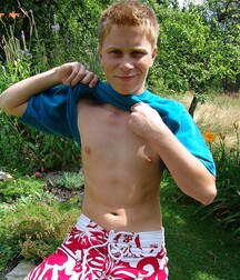 Blond teen William wanking & cumming outdoors boys porn 627a1a0c85af3.jpg