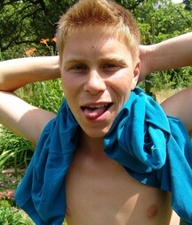 Blond teen William wanking & cumming outdoors boys porn 627a1a169374c.jpg
