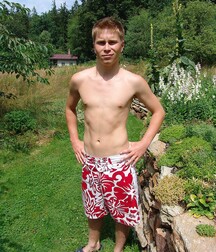 Blond teen William wanking & cumming outdoors boys porn 627a1a194823d.jpg