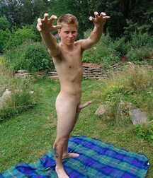 Blond teen William wanking & cumming outdoors boys porn 627a1aaadd6bf.jpg