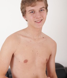 Blond Logan Lech solo on sofa boys porn 627a201f57ee1.jpg