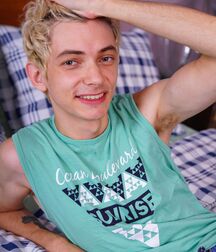 Elio Pjatteryd solo on bed boys porn 627a2696b32a8.jpg