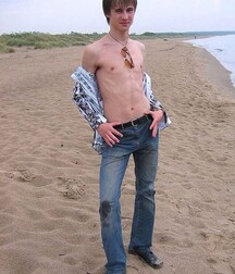 Cute Leon wanks & cums on the beach boys porn 627d243f2dedf.jpg